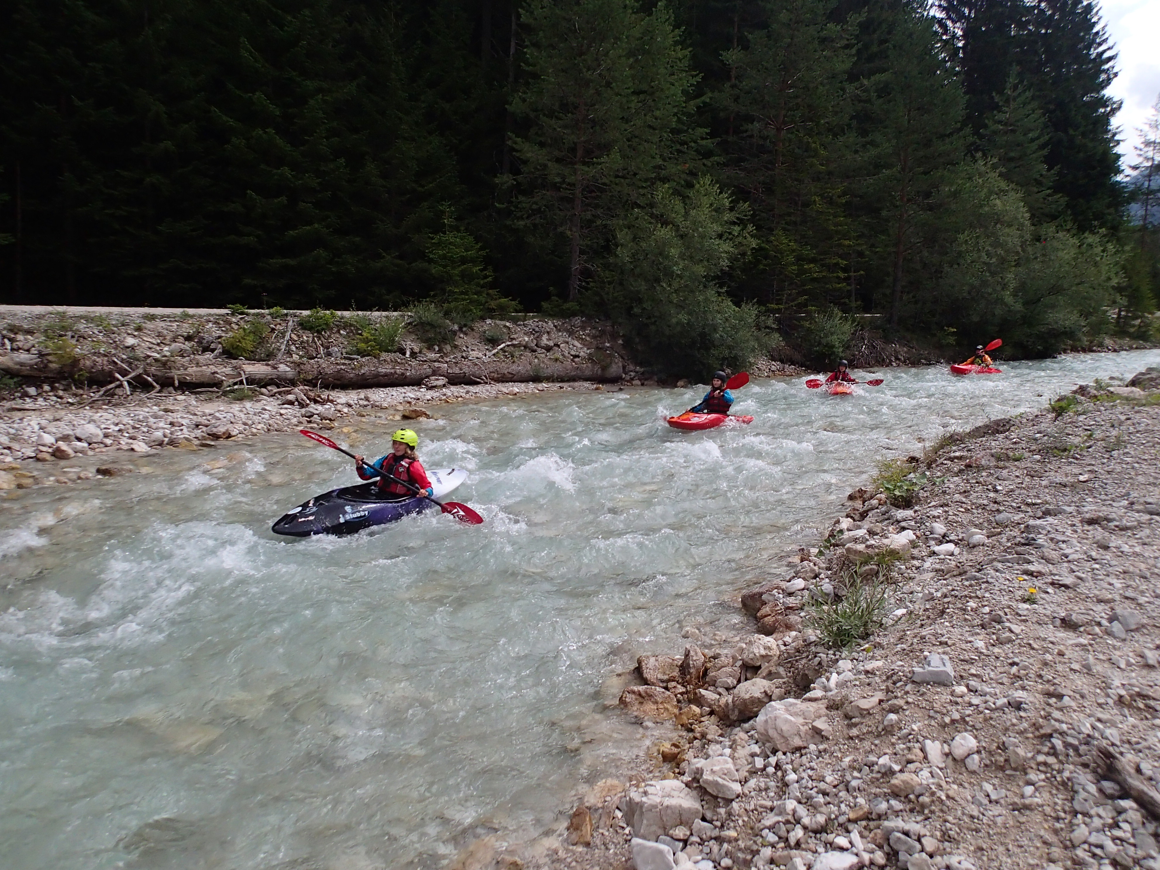 Kajakfahren bei der Jugend-Wildwasser-Woche 2019